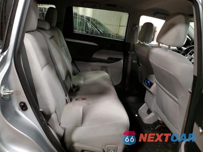 Zdjęcie 11 z 13 samochodu: 2017 TOYOTA HIGHLANDER LE VIN:5TDBZRFH2HS382461 - miniatura