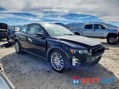 Czwarte zdjęcie samochodu z boku: 2010 VOLVO C30 T5 VIN:YV1672MK2A2181387 - miniatura