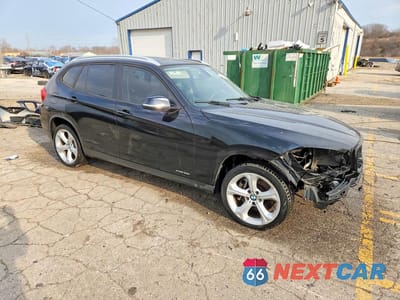 Czwarte zdjęcie samochodu z boku: 2015 BMW X1 XDRIVE35I VIN:WBAVM5C57FVV94853 - miniatura