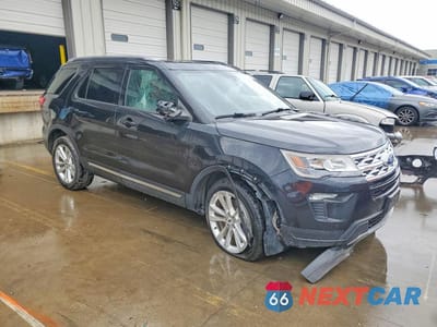 Czwarte zdjęcie samochodu z boku: 2019 FORD EXPLORER XLT VIN:1FM5K8D84KGB47278 - miniatura