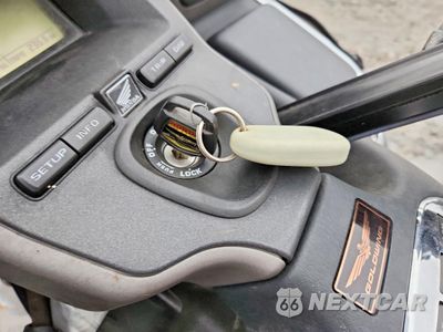 Zdjęcie 8 z 9 samochodu: 2006 HONDA GL1800 VIN:1HFSC47F66A510010 - miniatura