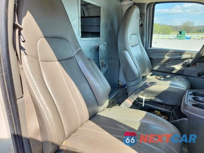 Zdjęcie 10 z 12 samochodu: 2014 CHEVROLET EXPRESS 2500 CARGO DELIVERY VAN VIN:1GCWGFFA1E1102112 - miniatura