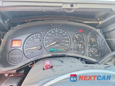 Zdjęcie 9 z 12 samochodu: 2002 GMC YUKON XL C1500 VIN:3GKEC16T42G294302 - miniatura