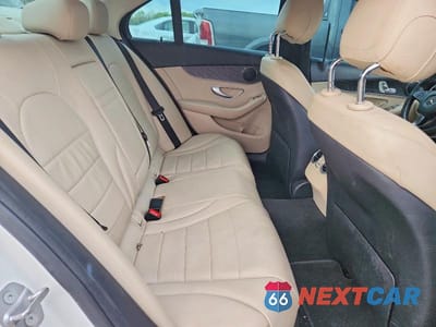 Zdjęcie 10 z 12 samochodu: 2016 MERCEDES-BENZ C 300 VIN:55SWF4JB4GU178892 - miniatura