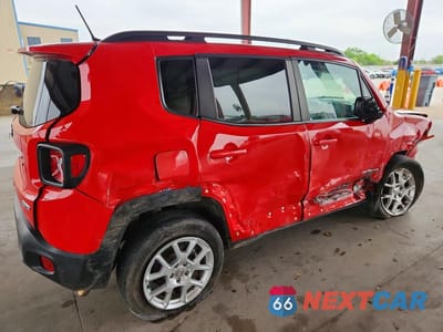 Trzecie zdjęcie samochodu z tyłu: 2021 JEEP RENEGADE LATITUDE VIN:ZACNJDBB7MPN34036 - miniatura