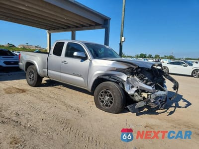 Czwarte zdjęcie samochodu z boku: 2017 TOYOTA TACOMA SR5 V6 VIN:5TFSZ5AN9HX113650 - miniatura