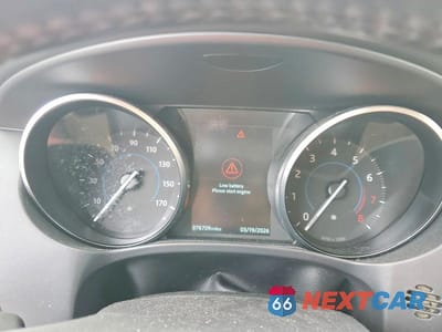 Zdjęcie 9 z 14 samochodu: 2019 JAGUAR F-PACE VIN:SADCS2FX4KA390948 - miniatura