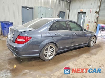 Trzecie zdjęcie samochodu z tyłu: 2014 MERCEDES-BENZ C 300 4MATIC VIN:WDDGF8AB1EA933117 - miniatura