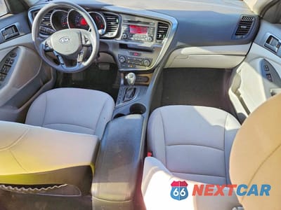 Zdjęcie 8 z 12 samochodu: 2012 KIA OPTIMA LX VIN:KNAGM4A76C5294515 - miniatura