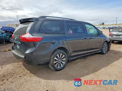 Trzecie zdjęcie samochodu z tyłu: 2019 TOYOTA SIENNA LIMITED PREMIUM 7-PASSENGER VIN:5TDDZ3DC4KS223803 - miniatura