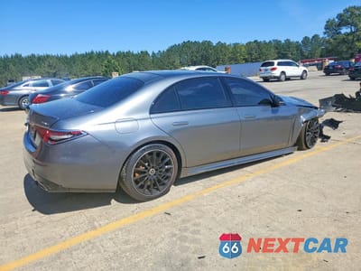 Trzecie zdjęcie samochodu z tyłu: 2023 MERCEDES-BENZ S 500 4MATIC VIN:W1K6G6DB8PA191505 - miniatura