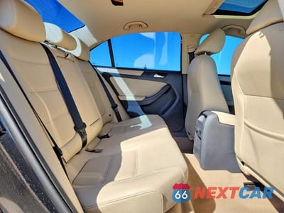 Zdjęcie 10 z 11 samochodu: 2011 VOLKSWAGEN JETTA SE VIN:3VWDZ7AJ8BM378586 - miniatura