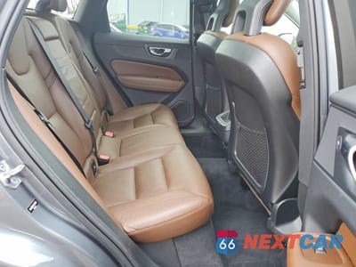 Zdjęcie 10 z 11 samochodu: 2018 VOLVO XC60 T5 MOMENTUM VIN:YV4102RK6J1072169 - miniatura