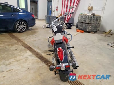 Czwarte zdjęcie samochodu z boku: 2012 HONDA VT1300 CR VIN:JH2SC6601CK200301 - miniatura