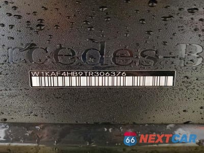 Zdjęcie 12 z 12 samochodu: 2026 MERCEDES-BENZ C 300 4MATIC VIN:W1KAF4HB9TR306376 - miniatura