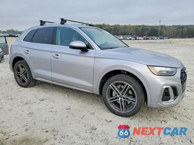 Czwarte zdjęcie samochodu z boku: 2023 AUDI Q5 E PREMIUM PLUS 55 VIN:WA1E2AFY3P2043663 - miniatura