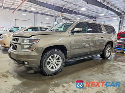 2016 CHEVROLET SUBURBAN K1500 LT 1GNSKHKC3GR430952 - główne zdjęcie licytacji z USA - miniatura