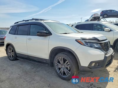 Czwarte zdjęcie samochodu z boku: 2021 HONDA PASSPORT EXL VIN:5FNYF8H58MB011075 - miniatura
