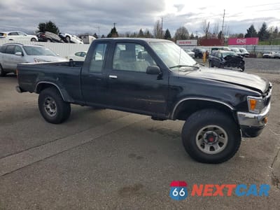 Czwarte zdjęcie samochodu z boku: 1993 TOYOTA PICKUP DELUXE V6 VIN:JT4VN13DXP5118338 - miniatura