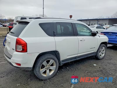 Trzecie zdjęcie samochodu z tyłu: 2011 JEEP COMPASS SPORT VIN:1J4NF1FB4BD202137 - miniatura
