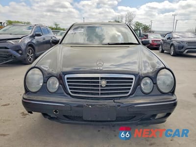 Piąte zdjęcie samochodu w środku: 2002 MERCEDES-BENZ E 320 VIN:WDBJF65J02B449434 - miniatura