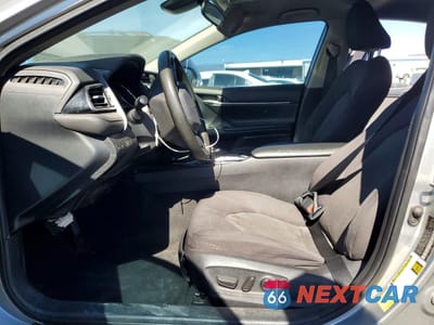 Zdjęcie 7 z 13 samochodu: 2020 TOYOTA CAMRY HYBRID LE VIN:4T1C31AK4LU523038 - miniatura