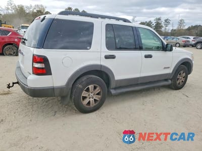 Trzecie zdjęcie samochodu z tyłu: 2006 FORD EXPLORER XLT VIN:1FMEU73E16UA89844 - miniatura