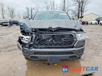 Piąte zdjęcie samochodu w środku: 2022 RAM 1500 BIG HORN VIN:1C6RRFFG8NN263827 - miniatura