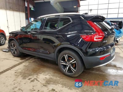 Drugie zdjęcie samochodu z przodu: 2023 VOLVO XC40 CORE VIN:YV4L12UK8P2966304 - miniatura