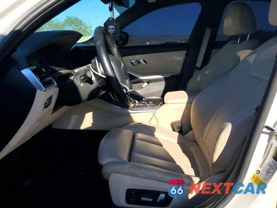 Zdjęcie 7 z 12 samochodu: 2019 BMW 330I VIN:3MW5R1J50K8B01086 - miniatura
