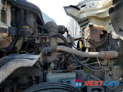Zdjęcie 7 z 10 samochodu: 2019 INTERNATIONAL LT625 SEMI TRUCK VIN:3HSDZTZR1KN136276 - miniatura