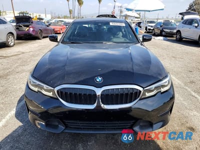 Piąte zdjęcie samochodu w środku: 2019 BMW 330I VIN:WBA5R1C53KAK10451 - miniatura
