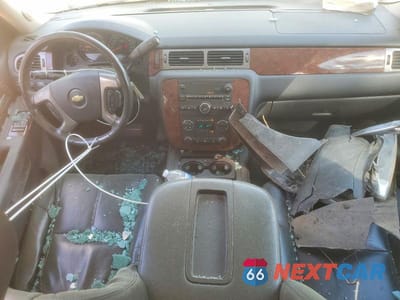 Zdjęcie 8 z 13 samochodu: 2012 CHEVROLET SUBURBAN K1500 LT VIN:1GNSKJE73CR195808 - miniatura