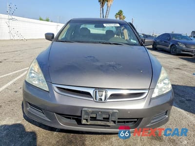 Piąte zdjęcie samochodu w środku: 2006 HONDA ACCORD EX VIN:1HGCM66886A033818 - miniatura