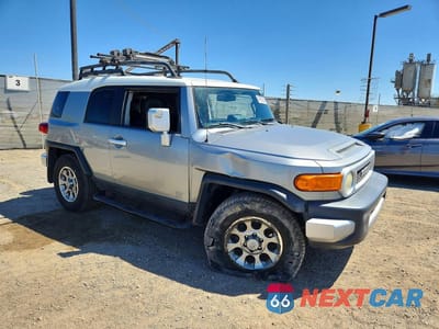 Czwarte zdjęcie samochodu z boku: 2012 TOYOTA FJ CRUISER BASE VIN:JTEZU4BF6CK012484 - miniatura