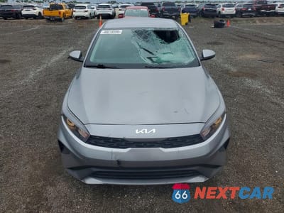 Piąte zdjęcie samochodu w środku: 2024 KIA FORTE LXS VIN:3KPF24AD4RE720208 - miniatura