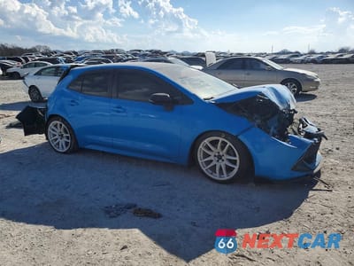 Czwarte zdjęcie samochodu z boku: 2019 TOYOTA COROLLA HATCHBACK XSE VIN:JTNK4RBEXK3061072 - miniatura