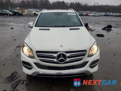 Piąte zdjęcie samochodu w środku: 2017 MERCEDES-BENZ GLE 350 4MATIC VIN:4JGDA5HB3HA887628 - miniatura