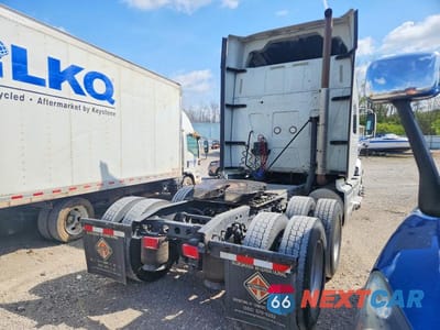 Czwarte zdjęcie samochodu z boku: 2016 INTERNATIONAL PROSTAR VIN:3HSDJAPR9GN153641 - miniatura