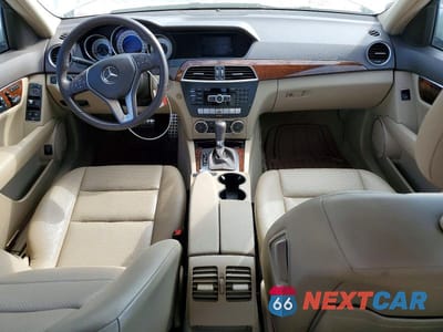 Zdjęcie 8 z 12 samochodu: 2012 MERCEDES-BENZ C 300 4MATIC VIN:WDDGF8BB7CR200647 - miniatura