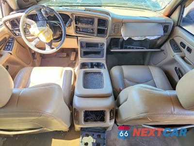 Zdjęcie 8 z 12 samochodu: 2004 CHEVROLET SILVERADO K2500 VIN:1GCGK23U94F105819 - miniatura
