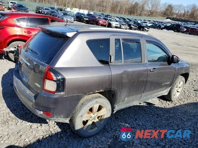 Trzecie zdjęcie samochodu z tyłu: 2016 JEEP COMPASS LATITUDE VIN:1C4NJDEB5GD810389 - miniatura