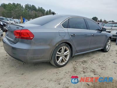 Trzecie zdjęcie samochodu z tyłu: 2015 VOLKSWAGEN PASSAT SE VIN:1VWBV7A32FC093961 - miniatura