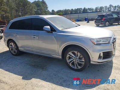 Czwarte zdjęcie samochodu z boku: 2020 AUDI Q7 PREMIUM PLUS VIN:WA1LXAF79LD002744 - miniatura