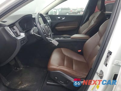 Zdjęcie 7 z 11 samochodu: 2020 VOLVO XC60 T6 MOMENTUM VIN:YV4A22RK2L1516905 - miniatura