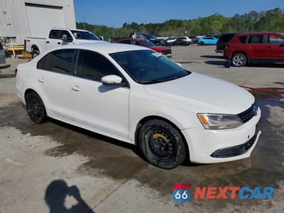 Czwarte zdjęcie samochodu z boku: 2013 VOLKSWAGEN JETTA SE VIN:3VWDP7AJ9DM207337 - miniatura