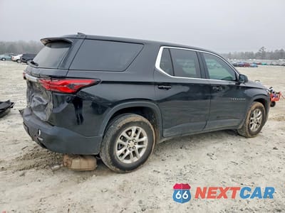 Trzecie zdjęcie samochodu z tyłu: 2023 CHEVROLET TRAVERSE LS VIN:1GNERFKW4PJ206157 - miniatura