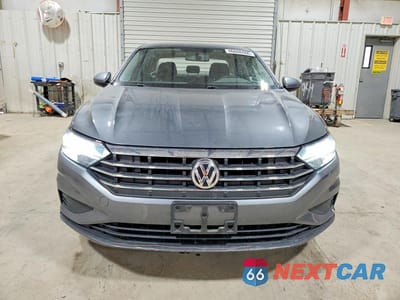 Piąte zdjęcie samochodu w środku: 2019 VOLKSWAGEN JETTA S VIN:3VWC57BU2KM240798 - miniatura