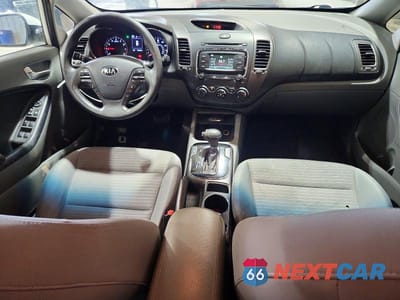 Zdjęcie 8 z 11 samochodu: 2017 KIA FORTE LX VIN:3KPFL4A74HE039942 - miniatura