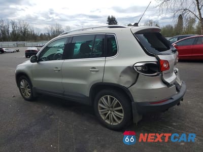 Drugie zdjęcie samochodu z przodu: 2011 VOLKSWAGEN TIGUAN S VIN:WVGBV7AX2BW513941 - miniatura